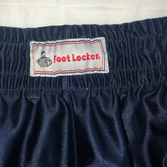 Vintage Foot Locker Reversible Shorts Size Large - Picture 2 of 5